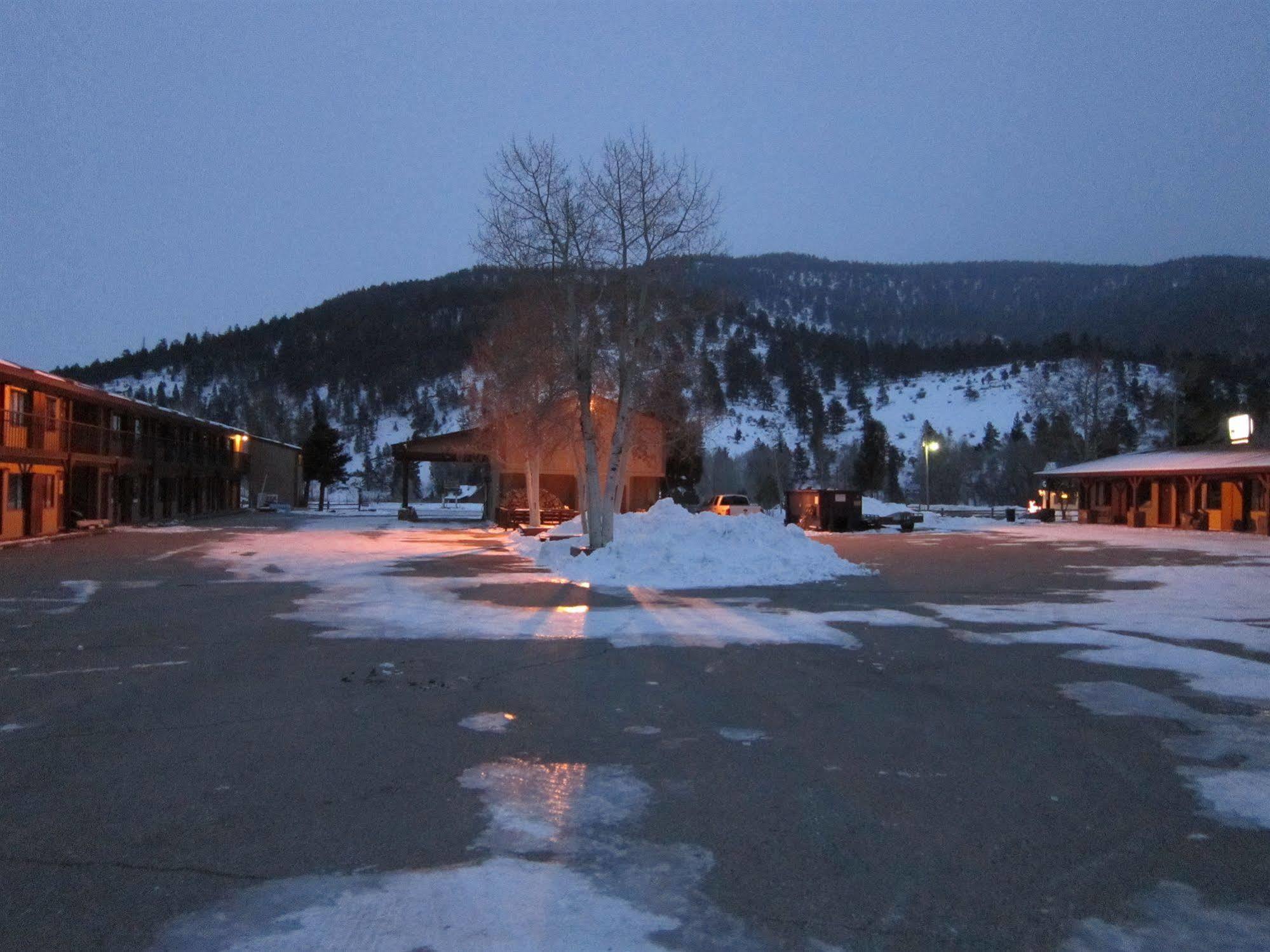 Loge Wolf Creek Motel South Fork Eksteriør billede